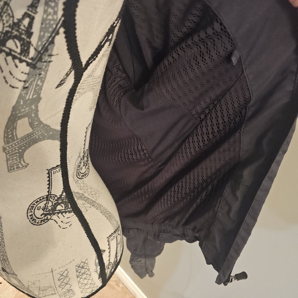 Lululemon Jacket - Picture 7 of 8